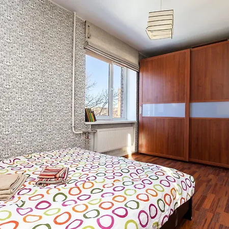 100 Steps From تالين